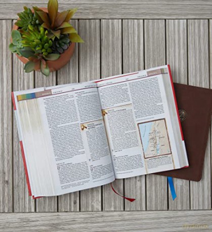 NKJV, Chronological Study Bible, Leathersoft, Black, Comfort Print: Holy Bible, New King James Version [KSIĄŻKA]