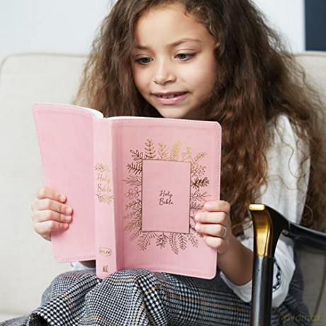 NKJV, Holy Bible for Kids, Verse Art Cover Collection, Leathersoft, Purple, Comfort Print: Holy Bible, New King James Version - Thomas Nelson [KSIĄŻKA]