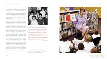 The Bush Family Women: Their Story in Photographs - Elaine S Povich [KSIĄŻKA]