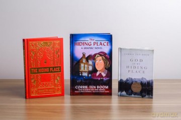 The Hiding Place: A Graphic Novel - Corrie Ten Boom [KSIĄŻKA]