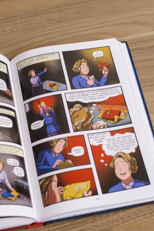 The Hiding Place: A Graphic Novel - Corrie Ten Boom [KSIĄŻKA]