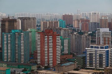 Waiting for the Rainbow: Ten Years in North Korea - Xiomara Bender [KSIĄŻKA]