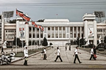 Waiting for the Rainbow: Ten Years in North Korea - Xiomara Bender [KSIĄŻKA]