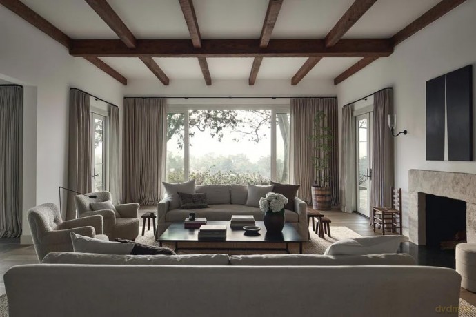 World's Best: 50 Interiors from Around the Globe [KSIĄŻKA]