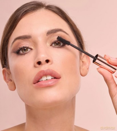 3D mascara Defense Color 3D Mascara 11 ml - Shade: 01 Noir