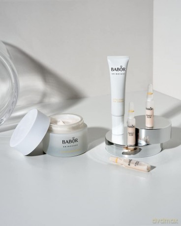 BABOR SKINOVAGE Vitalizing Eye Cream für müde Haut, Feuchtigkeitsspendende Augenpflege gegen Tränensäcke und Augenringe, Vegane Formel, 15 ml