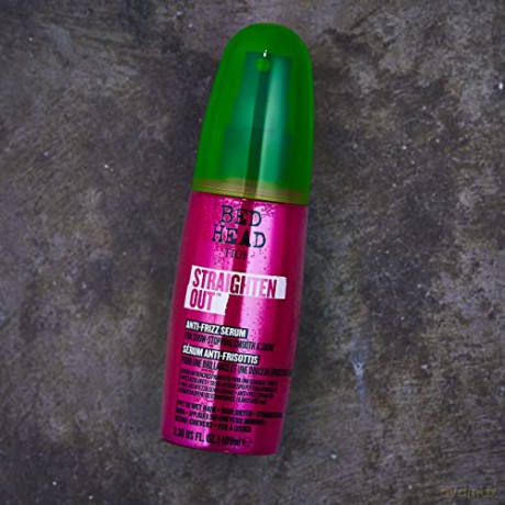 Bed Head by TIGI Straighten Out Anti-Frizz-Serum für glattes und glänzendes Haar, 100 ml