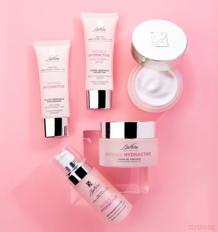 Bionike Defence Hydractive BB Cream Light für empfindliche und intolerante Haut, spendet Feuchtigkeit und schützt ohne zu beschweren, verleiht dem Gesicht Glanz, glättet mit einem natürlichen Effekt,
