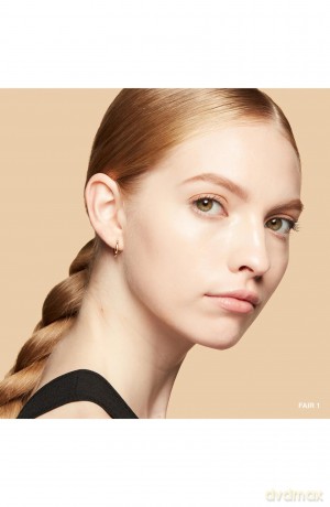 Bobbi Brown Feuchtigkeitsspendende Hautfarbe, angereichert mit Vitaminen SPF 15 mit Hyaluronsäure Fiera 1