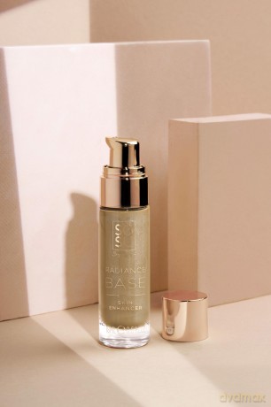 Brightening base for make-up Radiance Base 18 ml - Shade: Cosmic Sheen