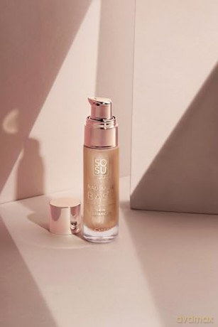 Brightening base for make-up Radiance Base 18 ml - Shade: Glow
