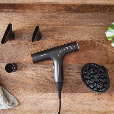 Cecotec IoniCare 6000 RockStar Essence Bamba-Haartrockner, 2200 W, digitaler Motor, Ionen, 5 Temperatureinstellungen, inklusive Diffusor und Konzentratdüse, 1,8 m Kabel (6000 RockStar Soft Pro)