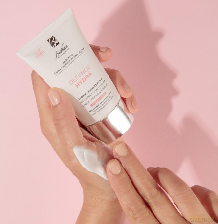 Defence Hydra Ricca Feuchtigkeitscreme, 50 ml