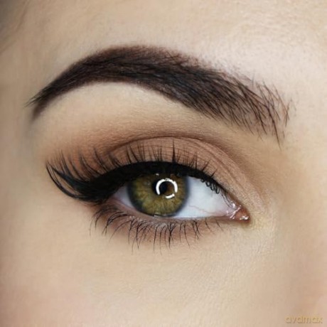 False eyelashes Deceive Sinful Lashes