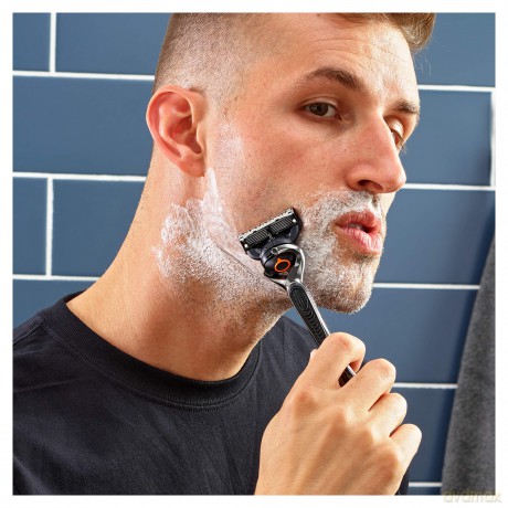 Gillette ProGlide Herrenrasierer + 4 Klingen auswechselbar, mit 5 Klingen härter als Stahl