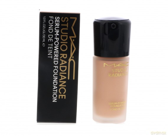 Hydrating make-up Studio Radiance Serum Powered Foundation 30 ml - Shade: NW13