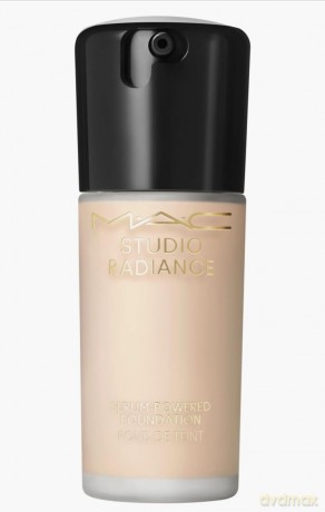 Hydrating make-up Studio Radiance Serum Powered Foundation 30 ml - Shade: NW10