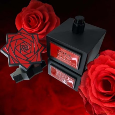 KAJAL Joorie von KAJAL ist ein bezaubernder und samtiger Duft, der alle Facetten einer Rose in ihrer Reinheit zum Ausdruck bringt. Eine rote Rose ist eine Ikone der Perfektion, Stärke, sie ist ein