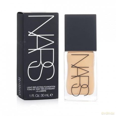 LIGHT REFLECTING FOUNDATION - Shade: Fiji