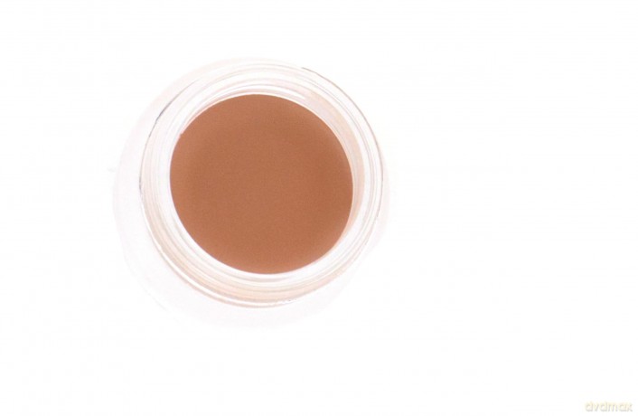 Light Reflecting Undereye Brightener 6 g - Shade: Night Swan Light