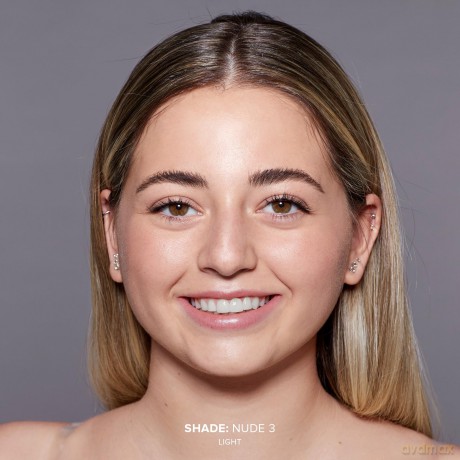 Make-up in a Tinted Blur Stick - Shade: Light 3