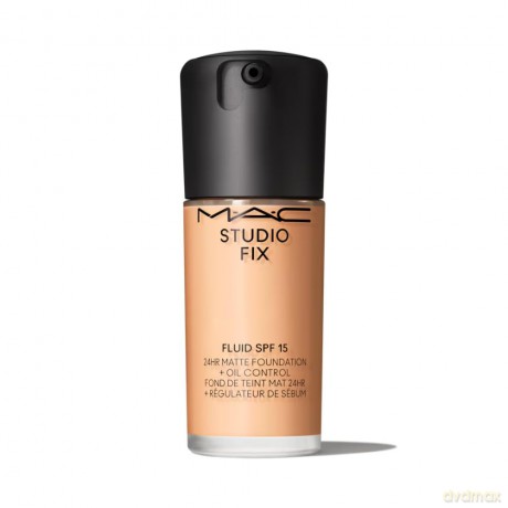 Matte make-up SPF 15 Studio Fix Fluid 30 ml - Shade: NC18