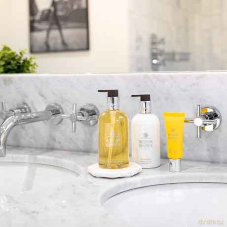 Molton Brown Flora Luminare Handlotion 300 ml