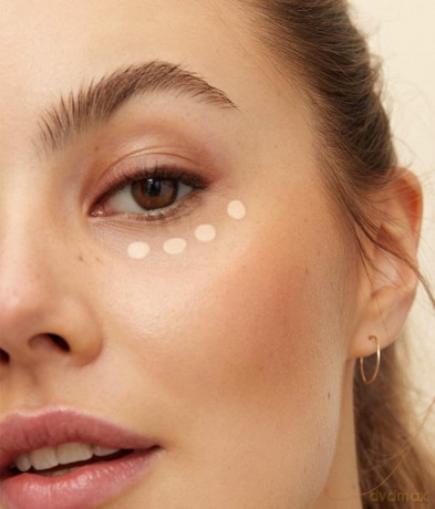 NIVEA Hyaluron Cellular Filler 3IN1 Augenpflege Concealer Mittel (4 ml), Anti-Age Concealer mit Hyaluron, Abdeckstift für Augenringe, Rötungen und Pickel