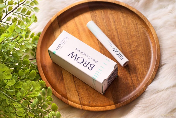 ORPHICA BROW Augenbrauen Serum 4 ml für Dichte, Starke und Volle Augenbrauen | Conditioner für sichtbares Wachstum | Booster Hair Growth Gel | Augenbrauen Farbe Verbesserung, Augenbrauenpflege