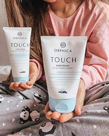 ORPHICA Touch Glättendes Handpeeling Moosbeere-Samen Sheabutter Mandelöl Avocadobutter Vitamine, Peeling gegen Rissige Hände, Feuchtigkeit-Scrub, Weiche Gepflegte Haut, Nagelpflege Handpflege 100ml