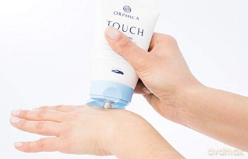 ORPHICA Touch Glättendes Handpeeling Moosbeere-Samen Sheabutter Mandelöl Avocadobutter Vitamine, Peeling gegen Rissige Hände, Feuchtigkeit-Scrub, Weiche Gepflegte Haut, Nagelpflege Handpflege 100ml