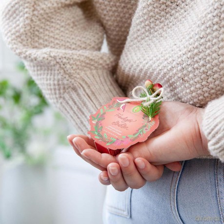 PRIMAVERA Geschenkanhänger Strahlen - Geschenkanhänger mit Lippenpflegestift - Zitrone und Litsea - Naturkosmetik - vegan
