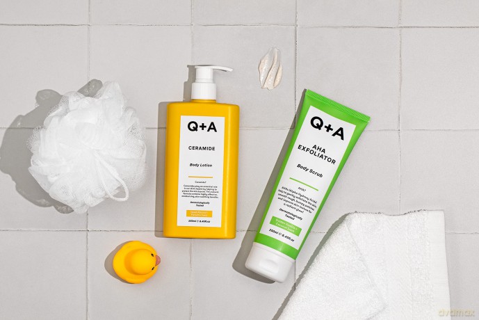 Q+A AHA Peeling Körperpeeling, Kombination aus AHA-Milchsäure und Glykolsäure in Verbindung mit physikalischen Peelings verbessert die Hautstruktur, 250ml