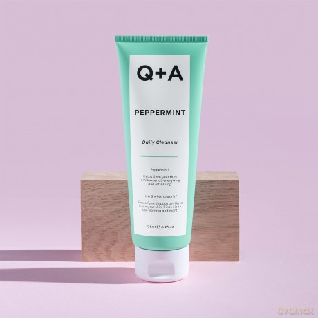 Q+A Minze-Reinigungslotion für jeden Tag. Ein sanfter Gesichtsreiniger zur Belebung und Auffrischung Ihrer Haut. 125 ml