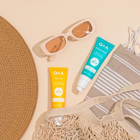 Q+A Niacinamide Täglicher Sonnenschutz LSF 50: Ultraleicht, Nicht-Fettend, Breitspektrum-UVA/UVB-Schutz, Ölkontrolle, Porenverfeinernd, Feuchtigkeitsspendend, 90% Natürliche Inhaltsstoffe, 50ml