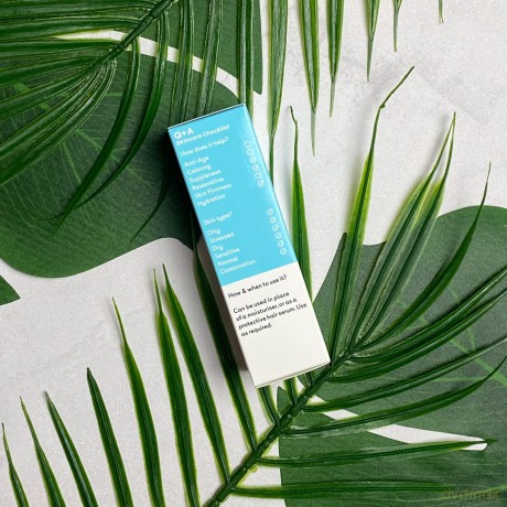 Q+A Squalane Gesichtsöl. Ein für Veganer geeignetes, extrem feuchtigkeitsspendendes Gesichtsöl, das aus Olivenöl gewonnen wird. 30 ml