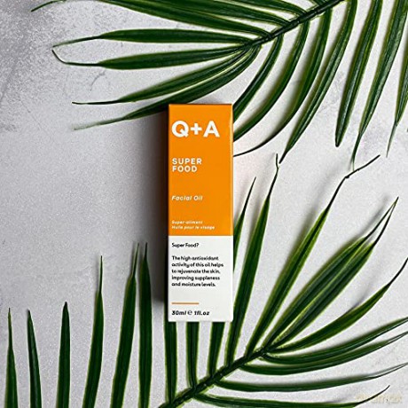 Q+A Super Food Gesichtsöl. Ein mit 100% natürlichen Inhaltsstoffen vollgepacktes Gesichtsöl, das Ihren Teint verbessert. 30 ml