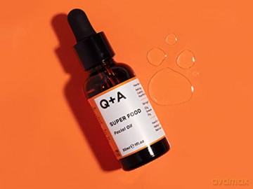 Q+A Super Food Gesichtsöl. Ein mit 100% natürlichen Inhaltsstoffen vollgepacktes Gesichtsöl, das Ihren Teint verbessert. 30 ml