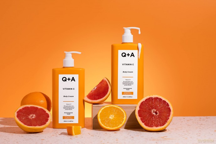 Q+A Vitamin C Körpercreme, enthält Inhaltsstoffe, die die Haut mit Feuchtigkeit versorgen, so dass sie den Aufbau der Haut nachahmen, 250ml