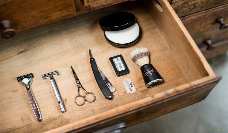 WILKINSON SWORD Barber's Style - The Pioneer Collection (Rasiermesser, 5 x Doppeklingen. Rasierpinsel, Rasierseife)