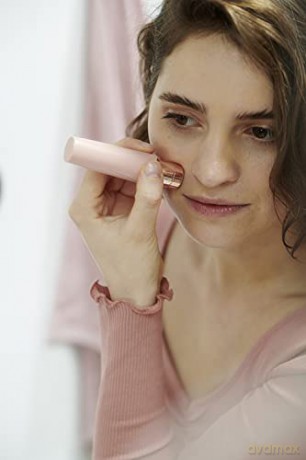 Wilkinson Sword Intuition Perfect Finish 2-in-1 Gesichts- und Augenbrauen-Trimmer für Damen