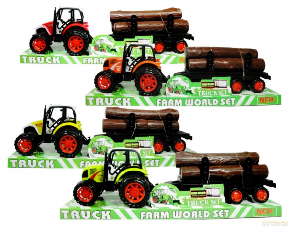 Traktor z drewnem