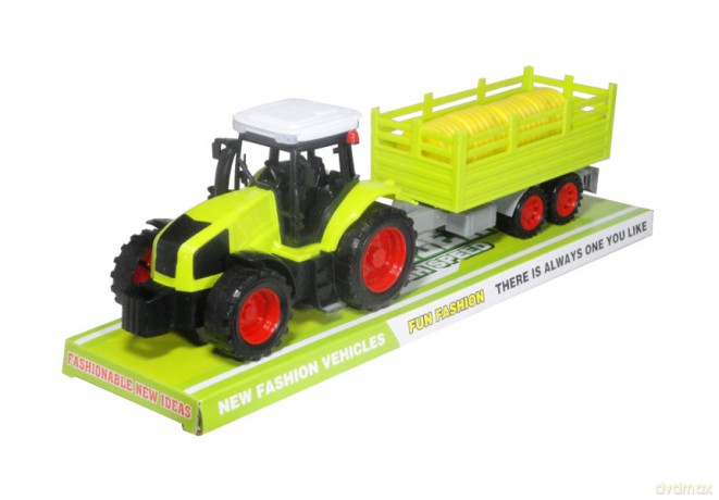 Traktor z przyczepą