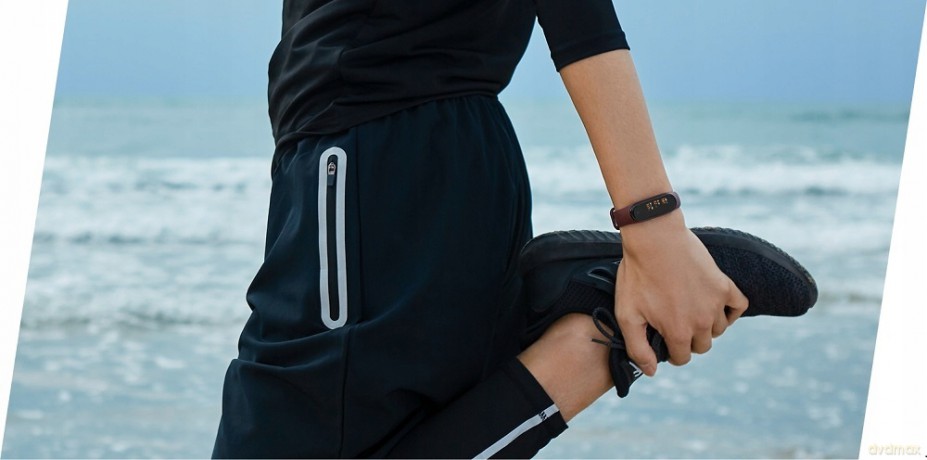 Etui Tech-Protect Smooth na Xiaomi Mi Band 3/4 - czarno-czerwone