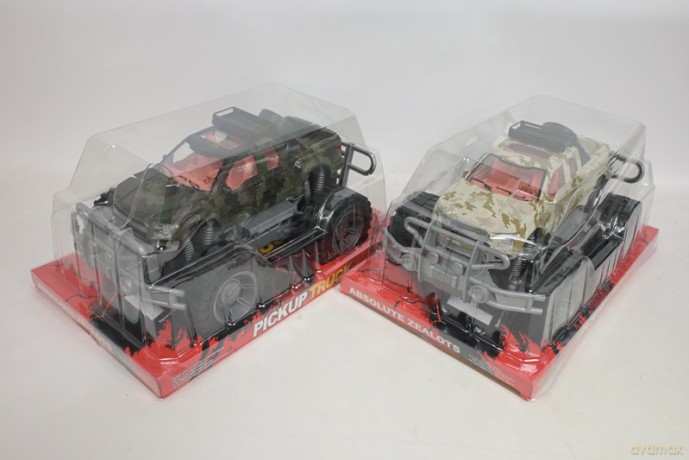 Jeep wojskowy duży 34cm 2kol 93-5 14497