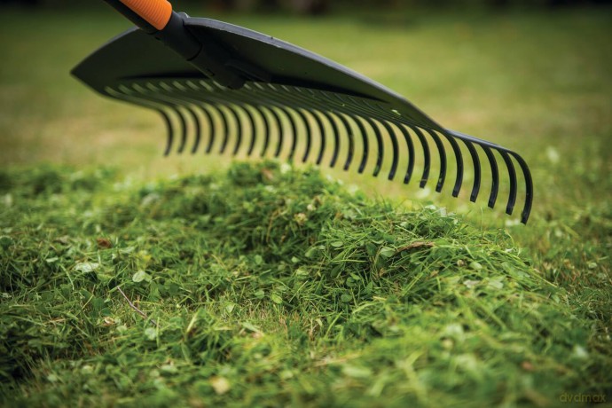 Fiskars - QuikFit Leaf Rake (Large)