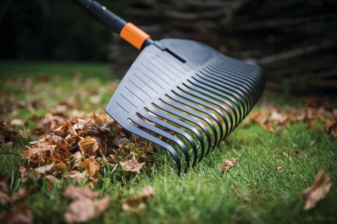 Fiskars - QuikFit Leaf Rake (Large)