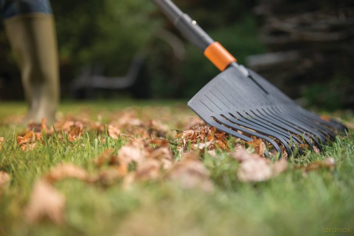 Fiskars - QuikFit Leaf Rake (Large)