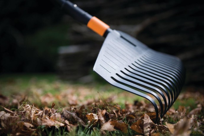 Fiskars - QuikFit Leaf Rake (Large)