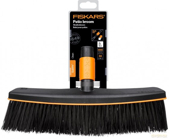 Fiskars - QuikFit Patio Broom